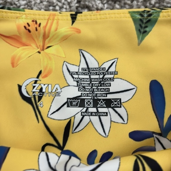 ZYIA Light and Tight Yellow Mesh Leggings - Picture 2 of 5